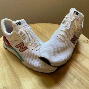 New balance tennis shoes